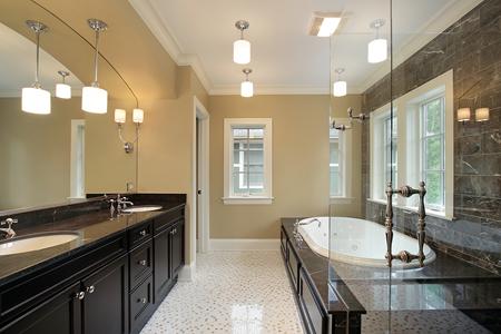 Sliding vs. Hinged Shower Doors: Finding the Best Fit for Your Bathroom Thumbnail